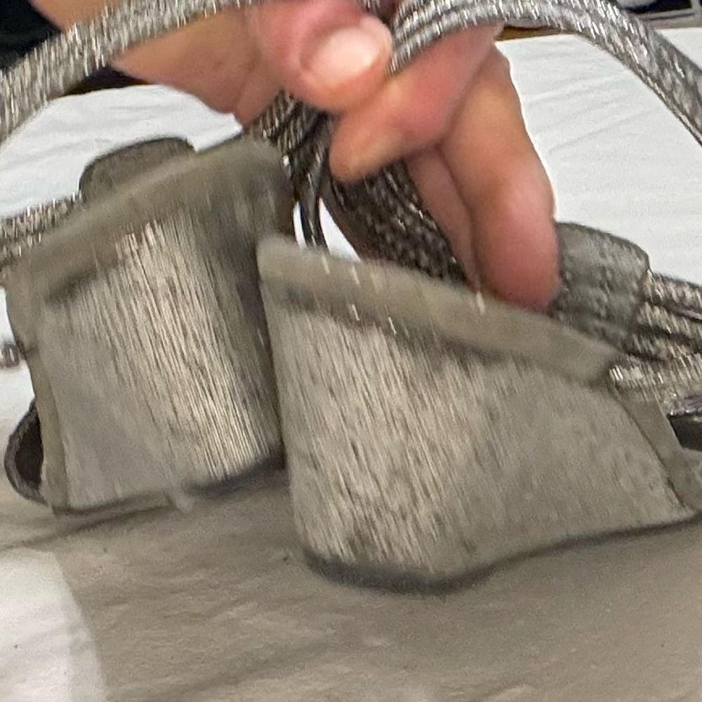 Elegant Silver Women's Sandals - Picture 4 of 7